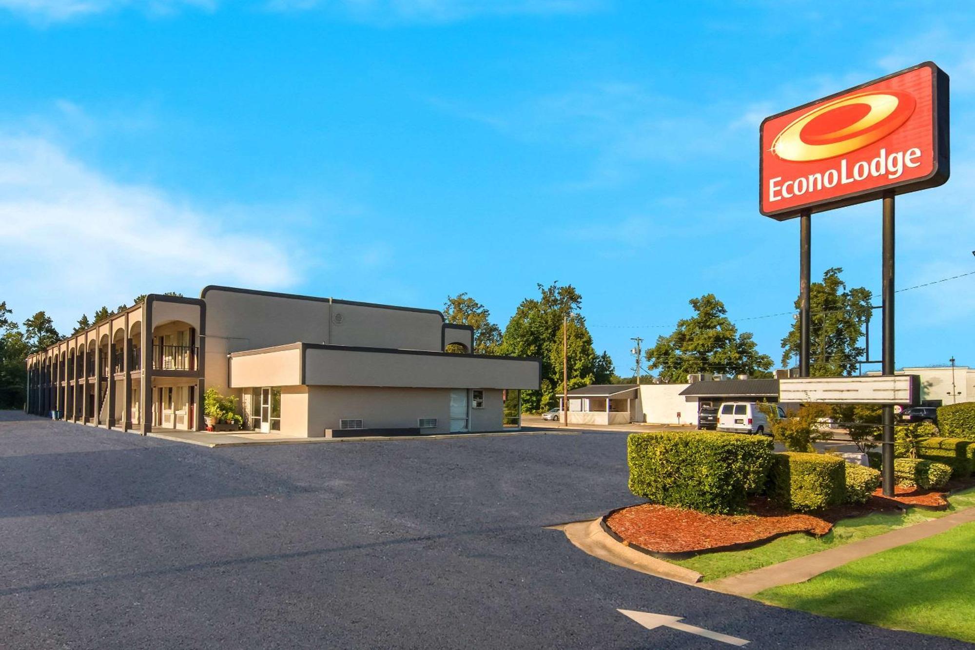 Lodge Econo Hwy 70