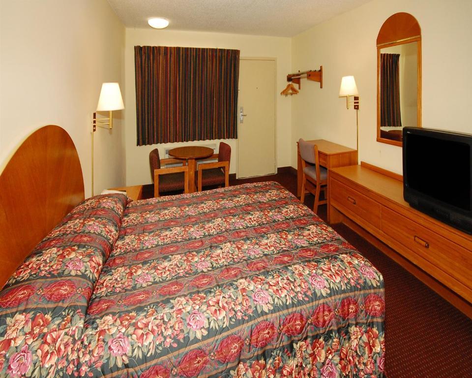 Econo Hwy 70 Lodge